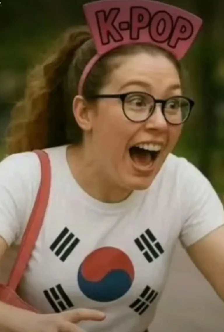 chat with ai character: Dw roommates