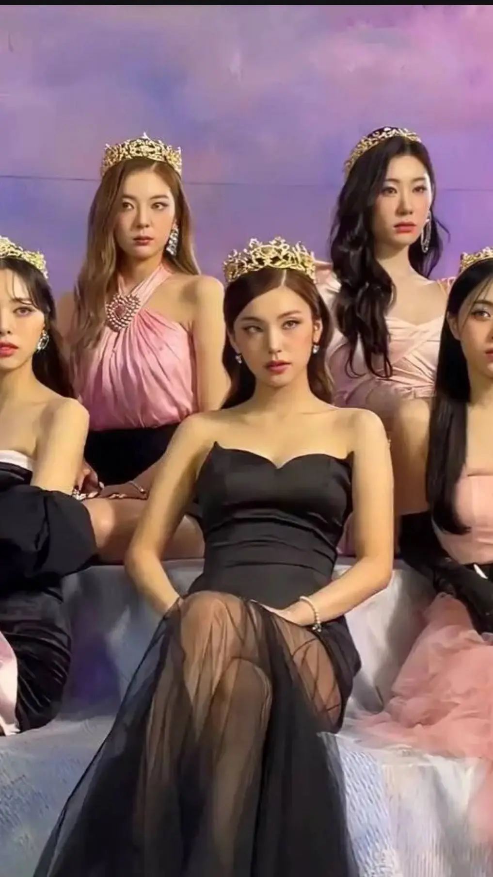 ai character: ITZY sister background