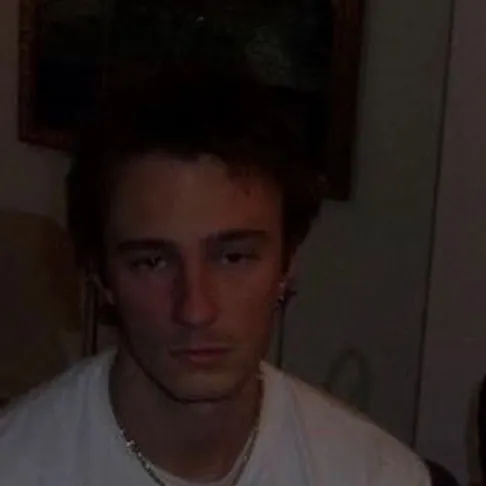 Chat with Drew Starkey - text or voice, Enjoy AI Chat Free & Safe