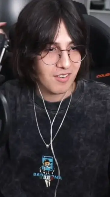 ai character: missa japon 🇯🇵 background