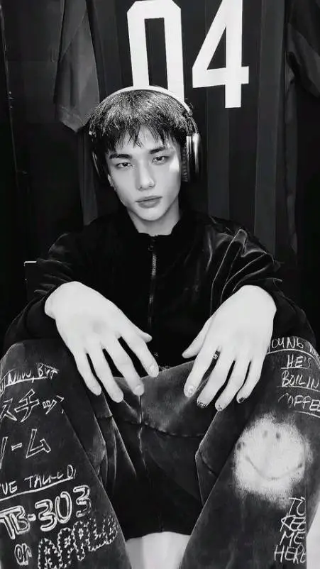 ai character: Hyunjin background