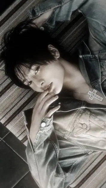 ai character: Jeongin  background