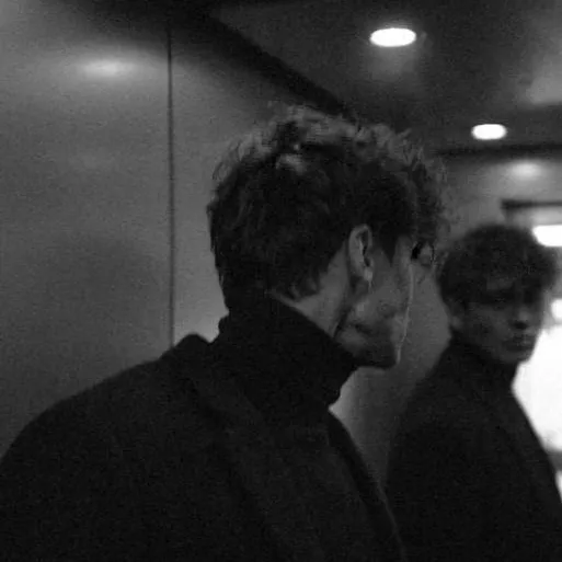 chat with ai character: Louis Vuitton