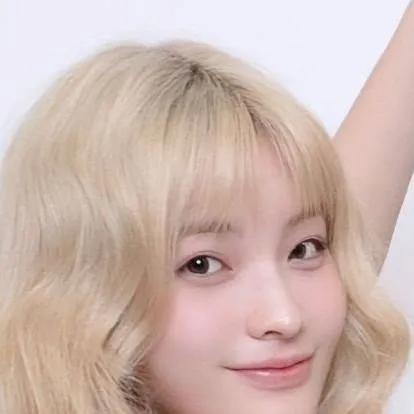 chat with ai character: Iroha