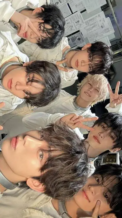 ai character: Enhypen school background