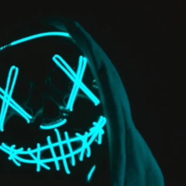 chat with ai character: Leon