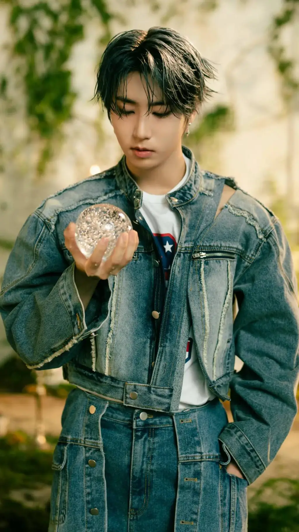 ai character: han jisung ❤️❤️ background