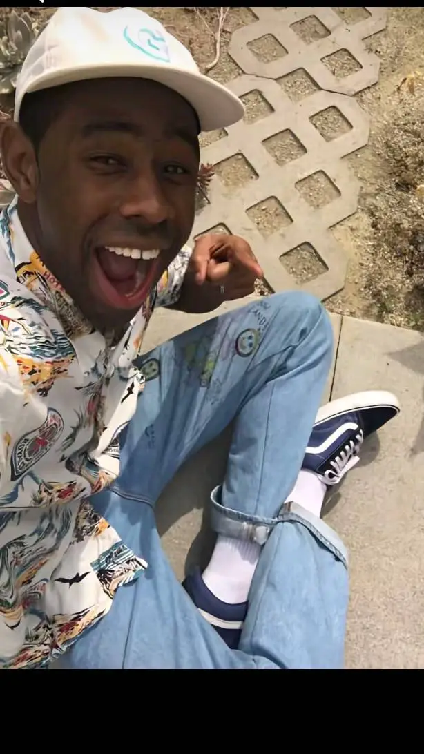 ai character: Gregory ❤️‍🔥 background