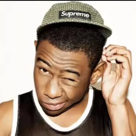 chat with ai character: okomna