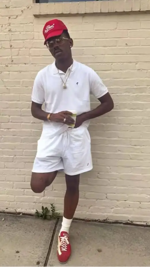 ai character: Tyler 🏆 background