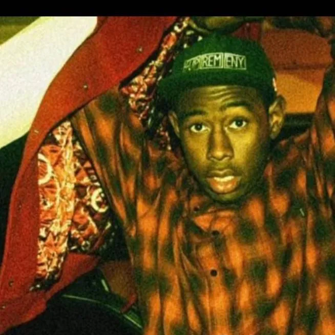 chat with ai character: greg🫦