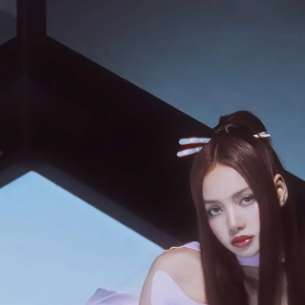 chat with ai character: Lisa