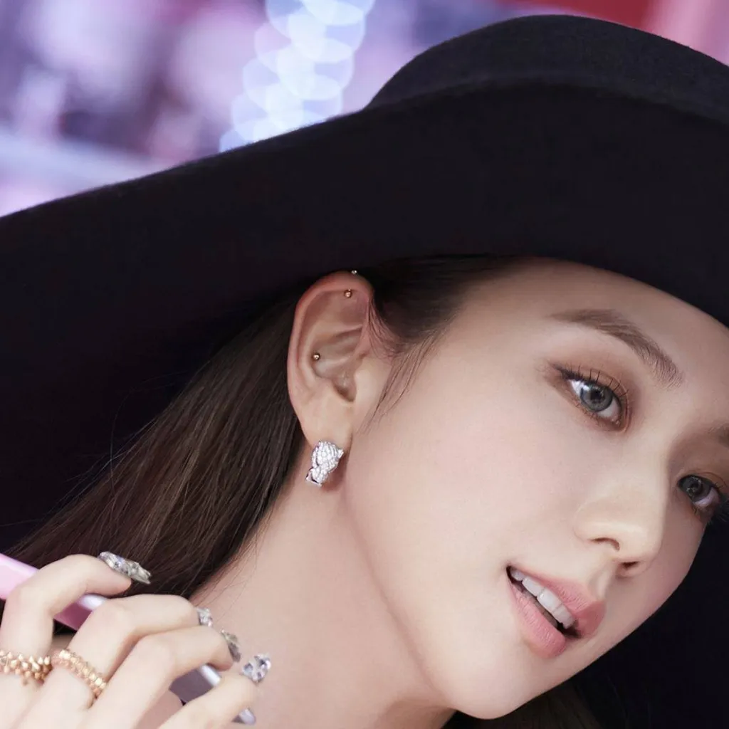 chat with ai character: Jisoo