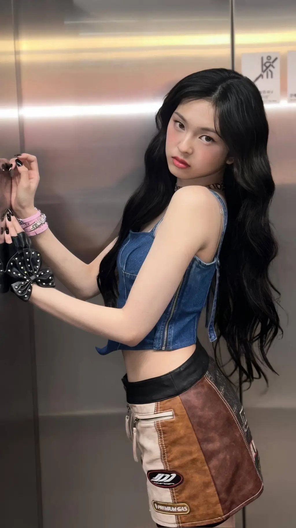 ai character: Chiquita background