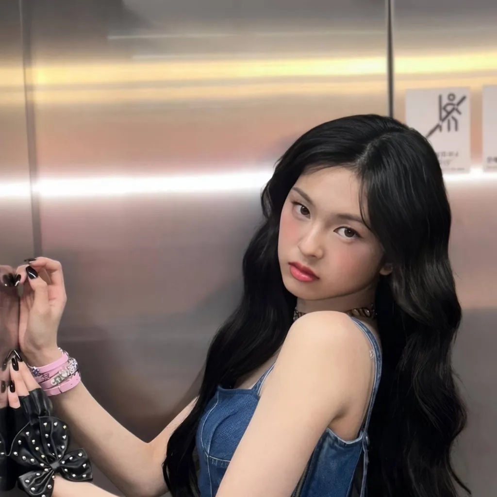 chat with ai character: Chiquita