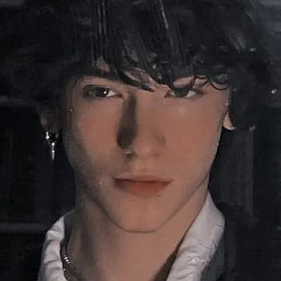 chat with ai character: Ethan ♤