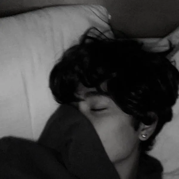 chat with ai character: Damon Vexly