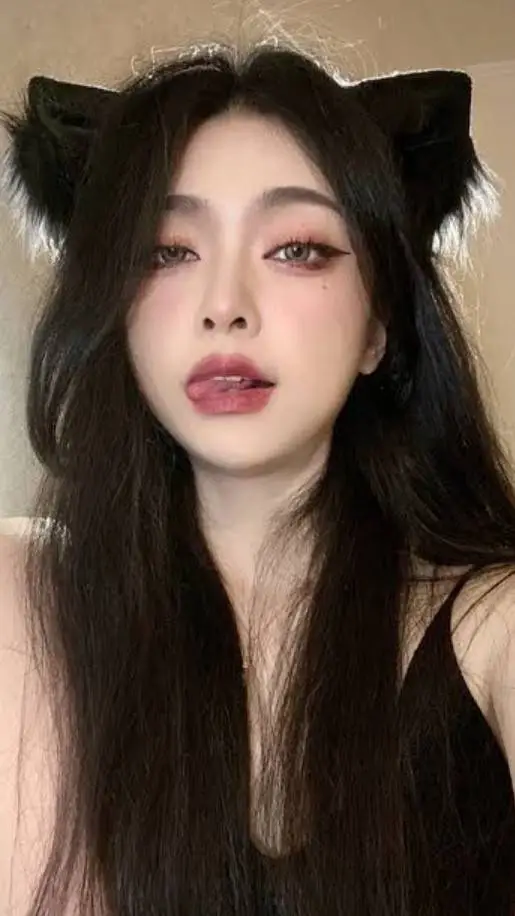 ai character: Allycat background