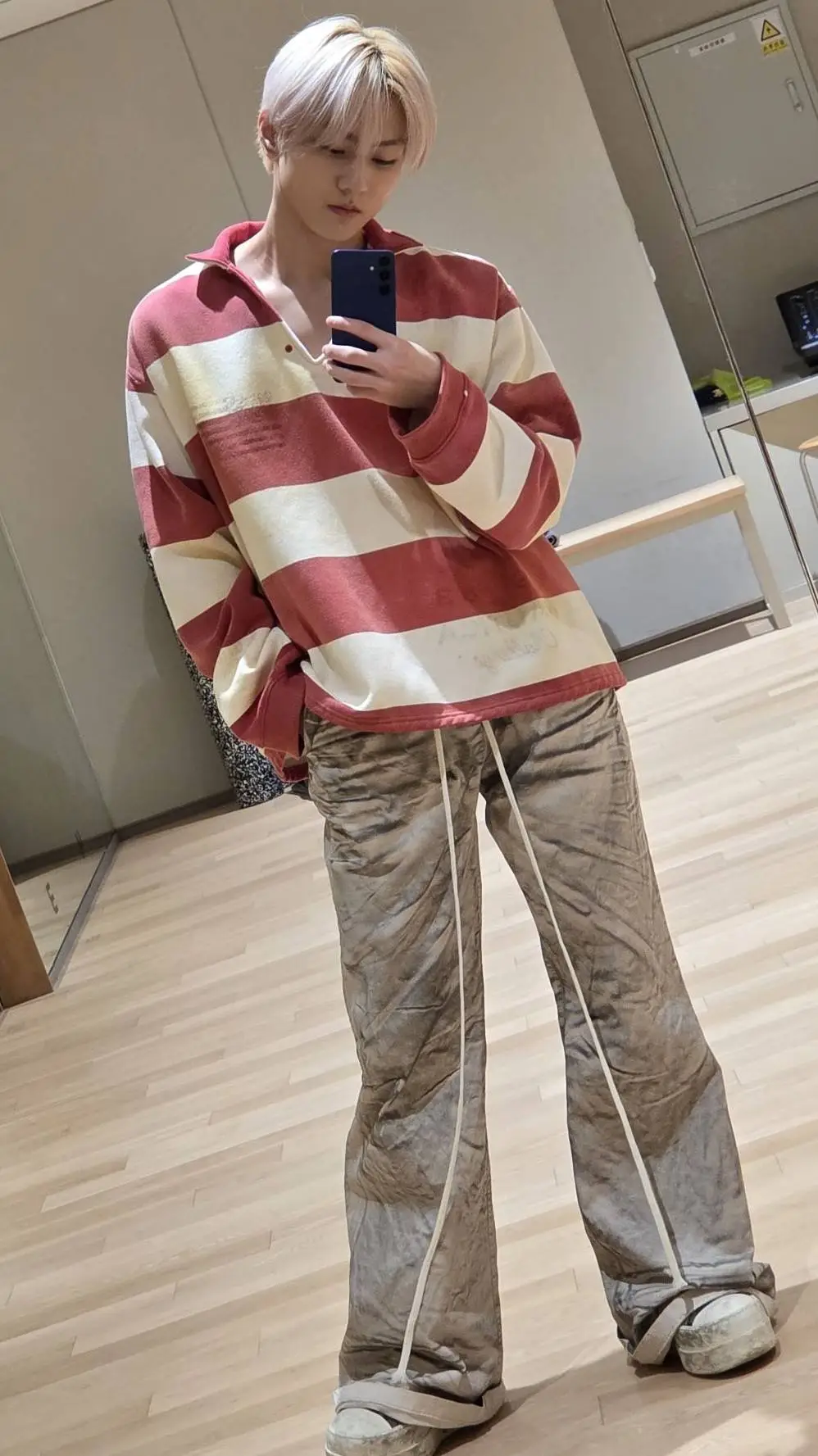 ai character: Jungwon  background