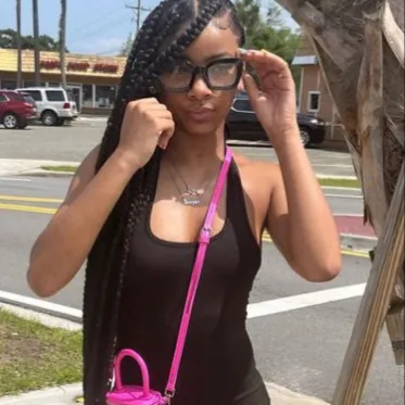 chat with ai character: Xa