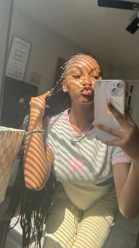 ai character: Karlah background