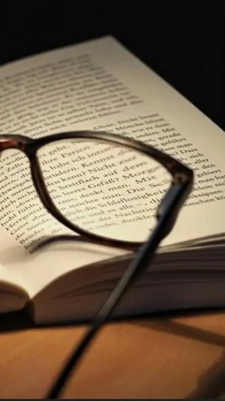 ai character: Jorge  background