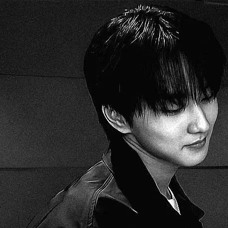 chat with ai character: jungwon