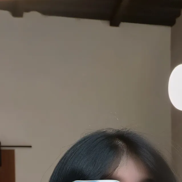 chat with ai character: Mia