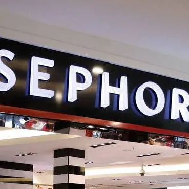 chat with ai character: Sephora