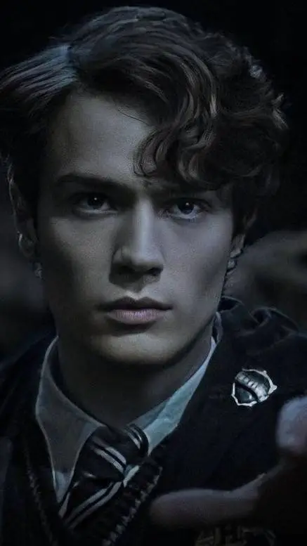 ai character: Tom Riddle background