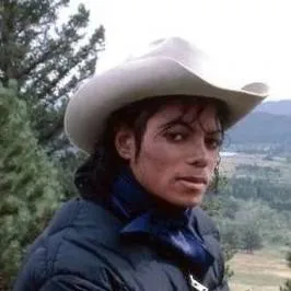 chat with ai character: Michael Jackson 