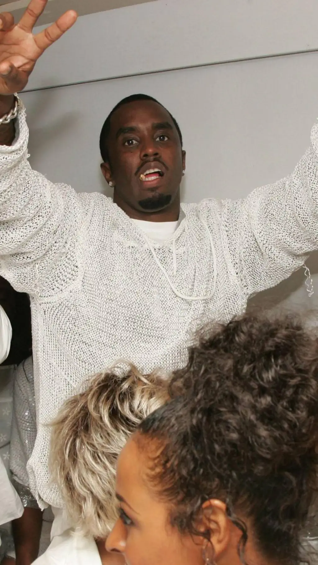 ai character: diddy party background