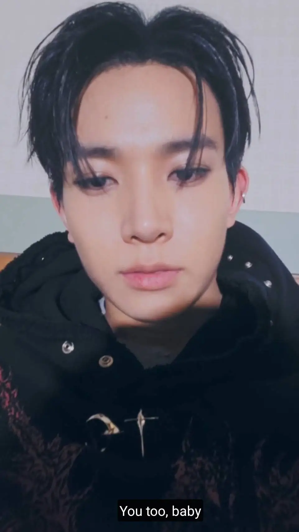 ai character: Heeseung  background