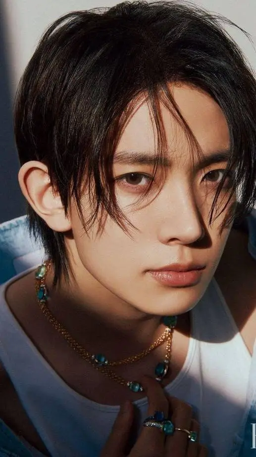 ai character: Dos(Heeseung) background