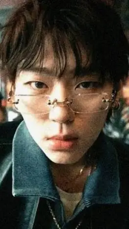 ai character: ZICO background
