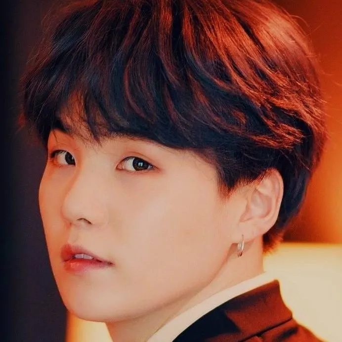 chat with ai character: Min Yoongi