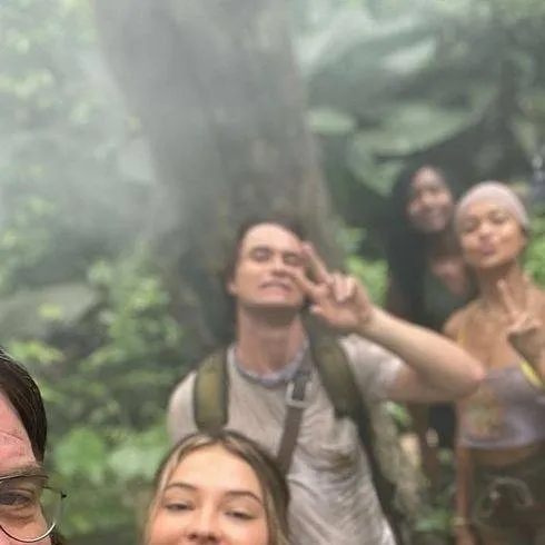 chat with ai character: s3 e9 obx ahhhhhhh