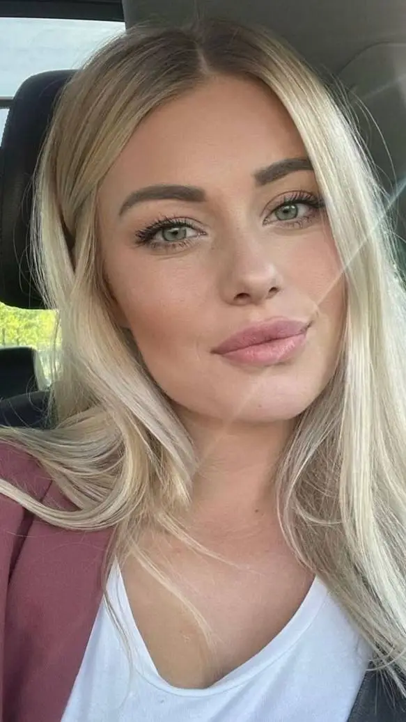 ai character: printable Jackie  background