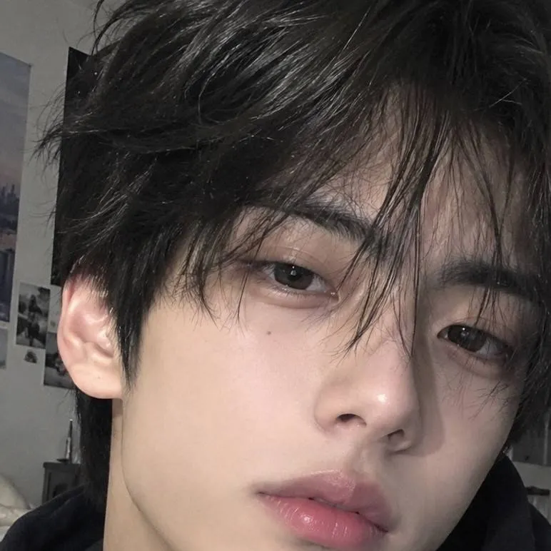 chat with ai character: Min-jun