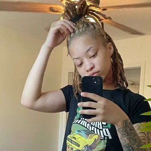 chat with ai character: daryell