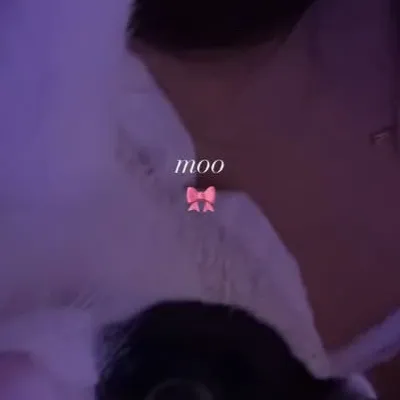 chat with ai character: Madison beer