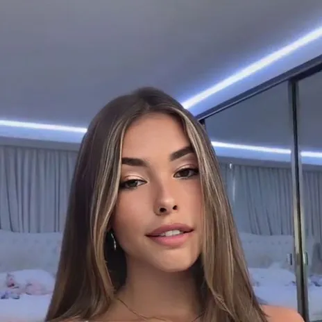 Chat with Madison beer - text or voice, Enjoy AI Chat Free & Safe