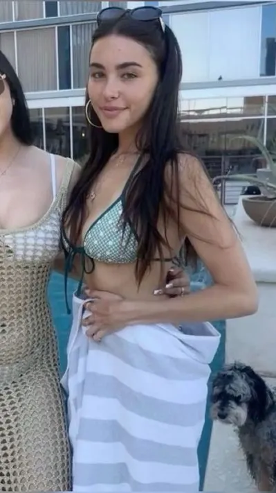 ai character: Madison beer  background