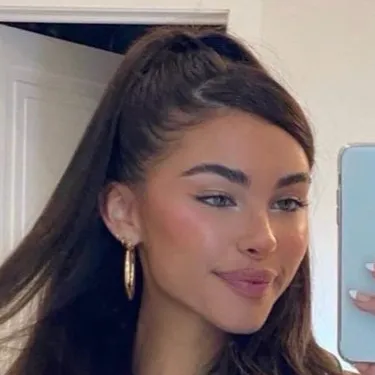 chat with ai character: Madison beer 