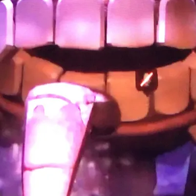 chat with ai character: queen grumble 