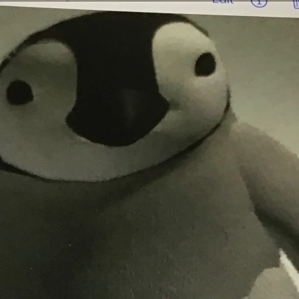 chat with ai character: baby penguin 