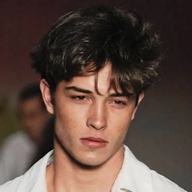 chat with ai character: Chico Lachowski