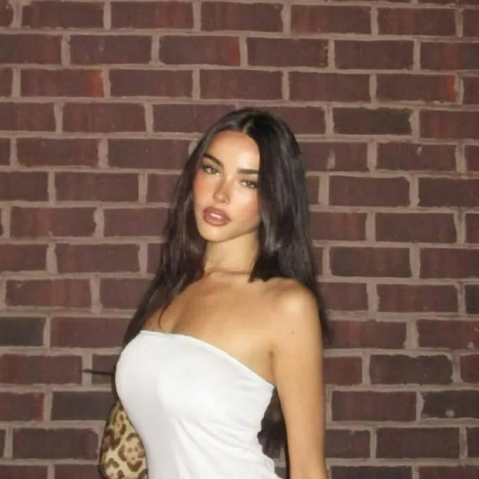 chat with ai character: Madison Beer