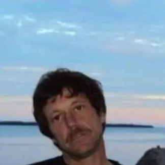 chat with ai character: mark