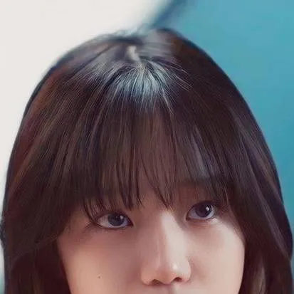chat with ai character: Jun-hee